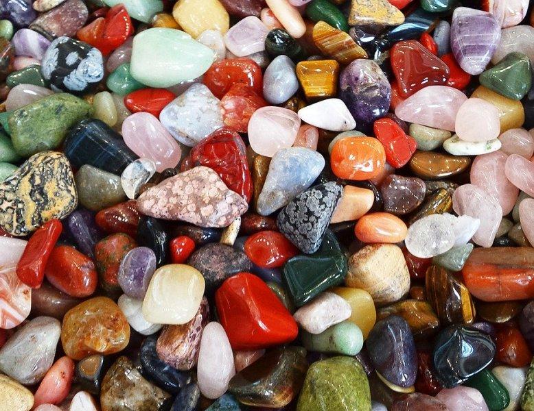 цветовете на камъните